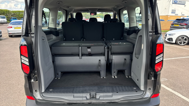 Ford Tourneo Custom 320 L1 Diesel Fwd 2.0 EcoBlue 136ps H1 Zetec 8 seater Auto